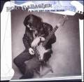 : Rory Gallagher - Off The Handle